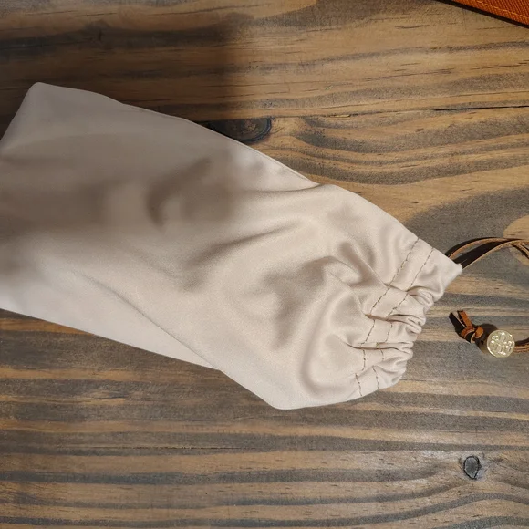 Tory Burch Tortoise Glasses with Bold Orange Case - Picture 8 of 8